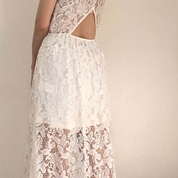 Cream lace dress - Picture 13 of 14